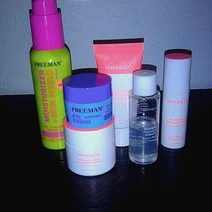 I'm selling a mini skin care set that my little sister didn't want.